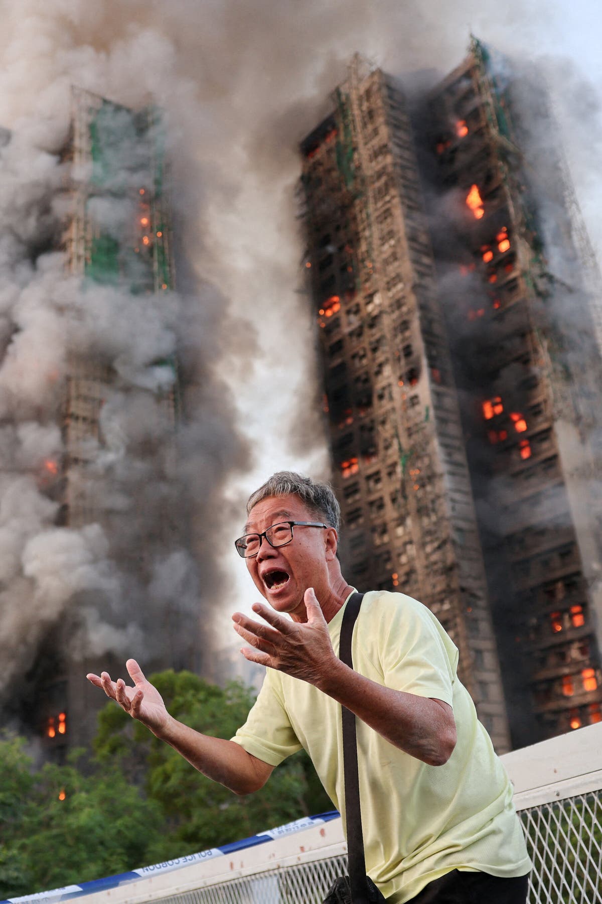 Imagen del incendio que afectó varias torres residenciales en Hong Kong