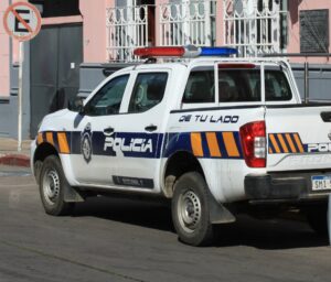 Choque entre auto y moto en Maldonado: un lesionado tras colisión en Bulevar Artigas y avenida Aiguá