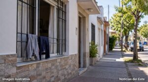 Hurto y fraude informático en Maldonado: lo sorprendieron sacando ropa por una ventana y fue formalizado
